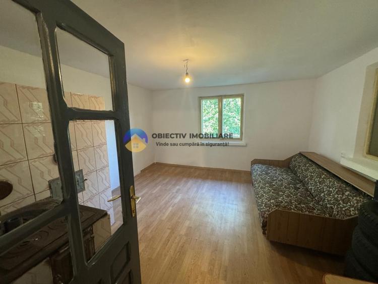 Casă individuală cu 5 camere cu Teren 2459 Mp în Turturești