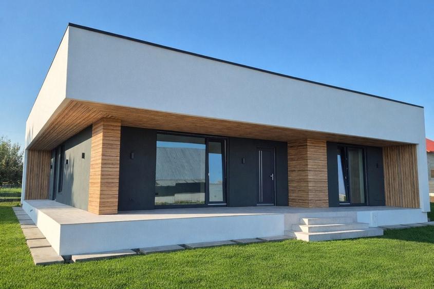 Casă cu 4 camere în Moara