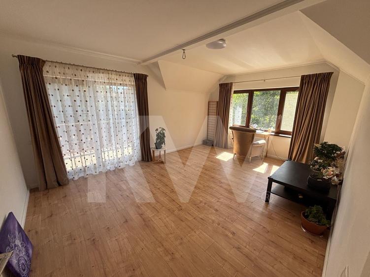 Casă individuală cu 6 camere cu Canalizare în Sadu