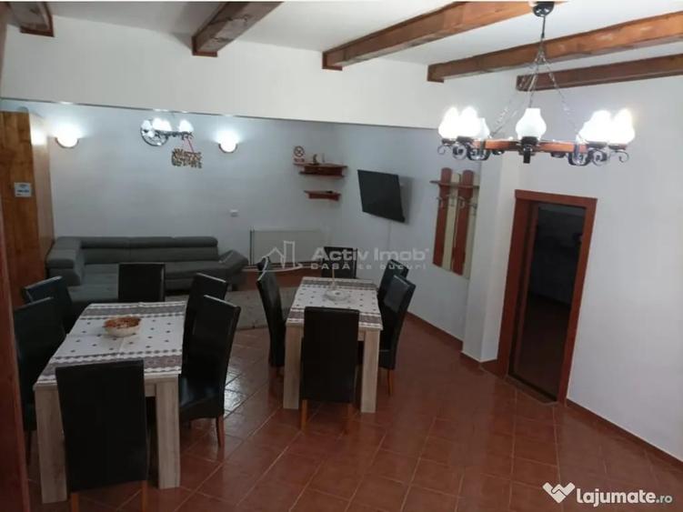 Casă cu 11 camere cu Teren 980 Mp în Central