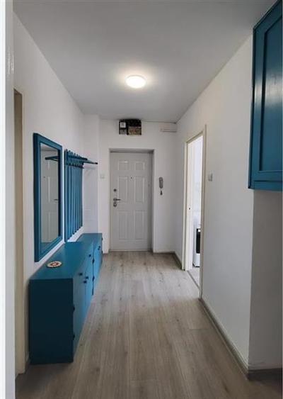 Apartament cu 3 camere semidecomandat în Tudorul Vechi