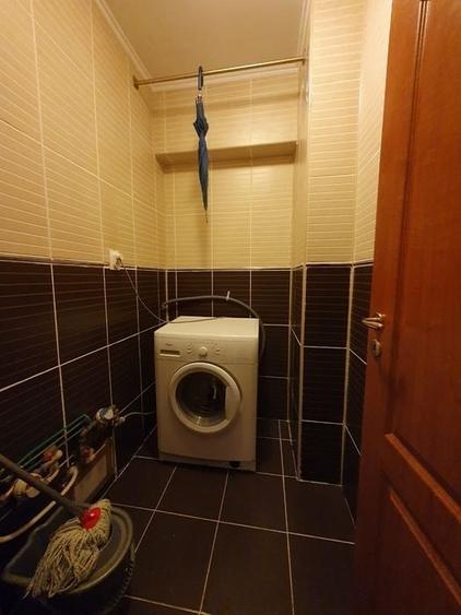 Apartament cu 3 camere semidecomandat, mobilat în Berceni