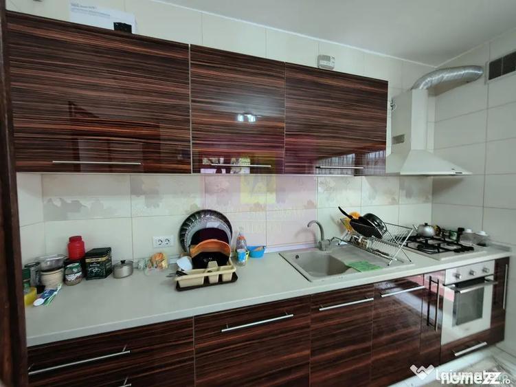 Casă cu 5 camere cu Teren 373 Mp în Afumați