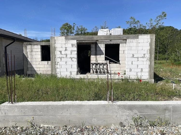 Casă cu 3 camere cu Teren 543 Mp în Botorogi