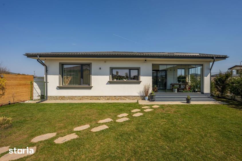 Casă cu 4 camere cu Teren 400 Mp în Corbeanca