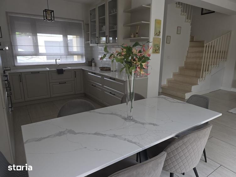Apartament cu 5 camere în Subcetate