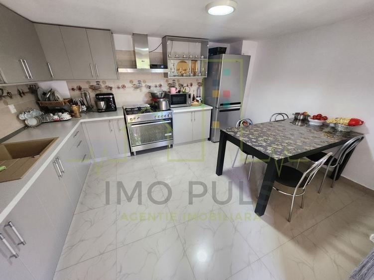 Casă individuală cu 5 camere cu Canalizare în Girocului