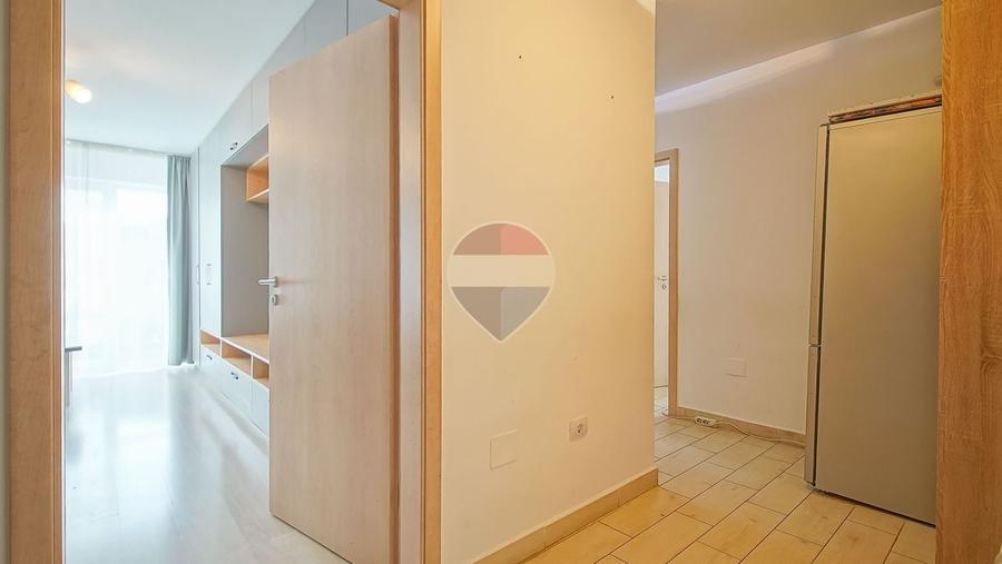 Apartament cu 2 camere decomandat în Tractorul