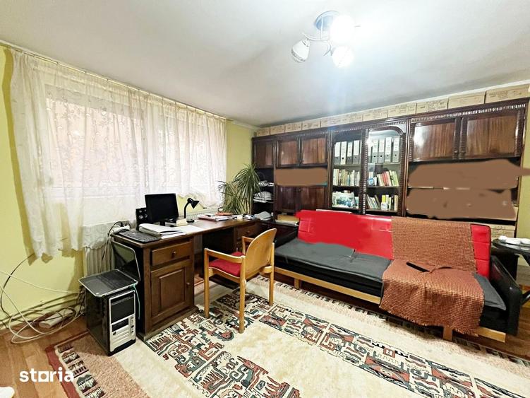 Casă cu 5 camere decomandat cu Teren 440 Mp în Ultracentral