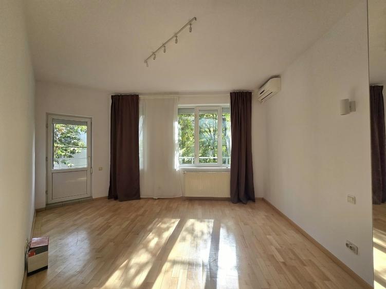 Apartament cu 5 camere în Nordului