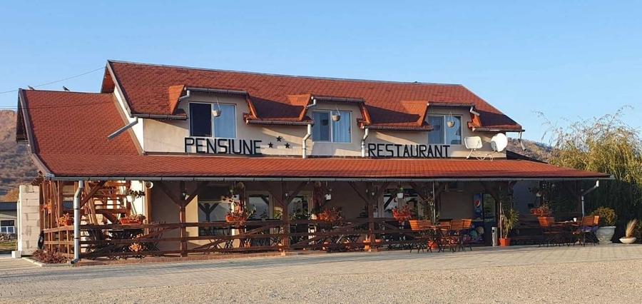 Casă cu 4 camere în Uriu