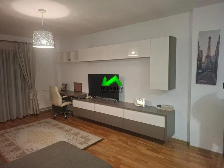 Apartament cu 3 camere decomandat în Hipodrom 3