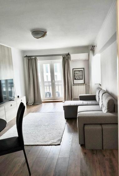 Apartament cu 2 camere decomandat în P-ța Unirii