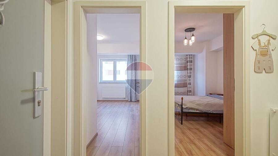 Apartament cu 3 camere decomandat în Tractorul