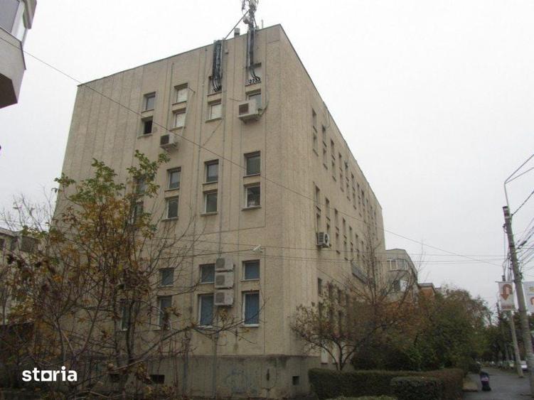 Spațiu comercial, de 1,493 mp, în Democrației
