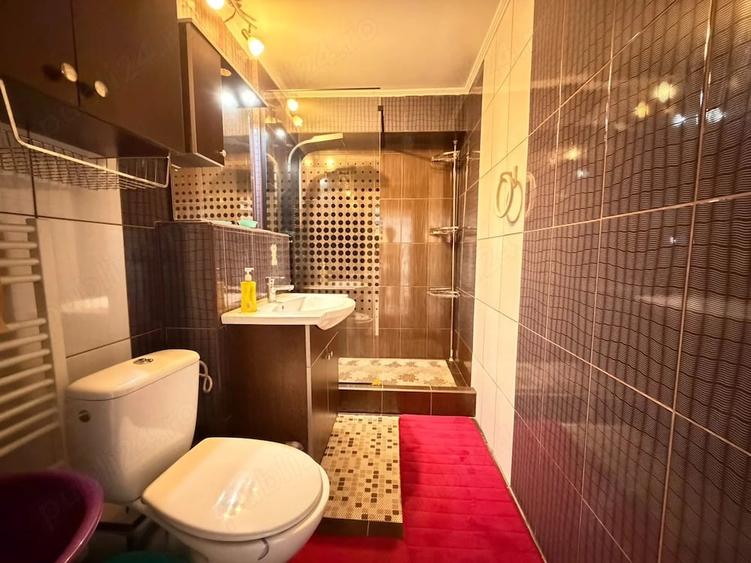 Apartament cu 4 camere decomandat în Central