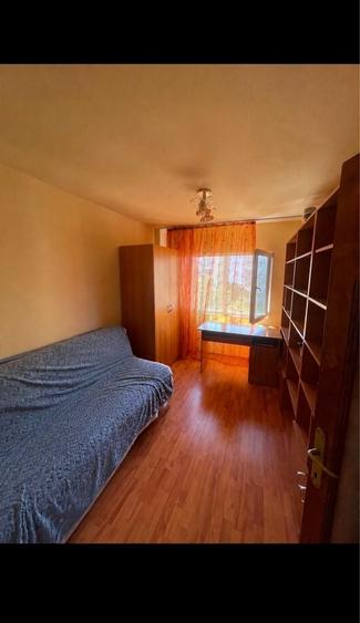 Apartament cu 4 camere decomandat în Teilor