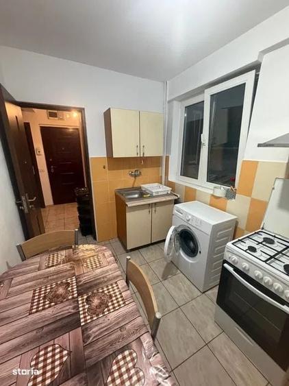 Apartament cu 2 camere decomandat în Eroii Revoluției