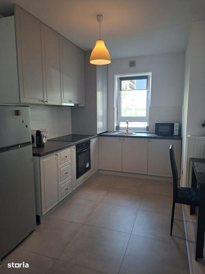 Apartament cu 2 camere decomandat în Tractorul