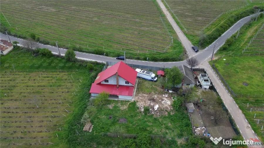 Casă cu 3 camere cu Teren 1021 Mp în Odobești