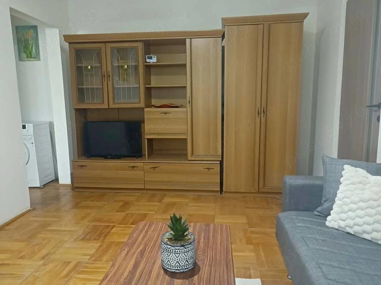 Apartament cu 2 camere semidecomandat în Boul Roșu