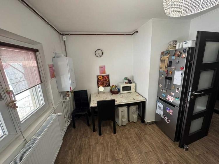 Apartament cu 2 camere decomandat în Brâncoveanu