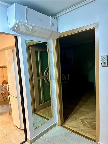 Apartament cu 3 camere decomandat, mobilat în Lipovei