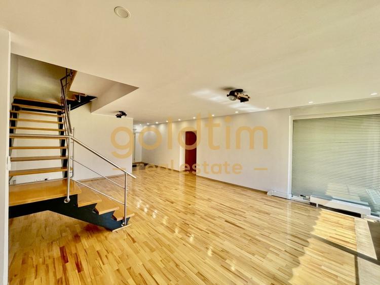 Duplex cu 6 camere cu Piscina în Iancu Nicolae