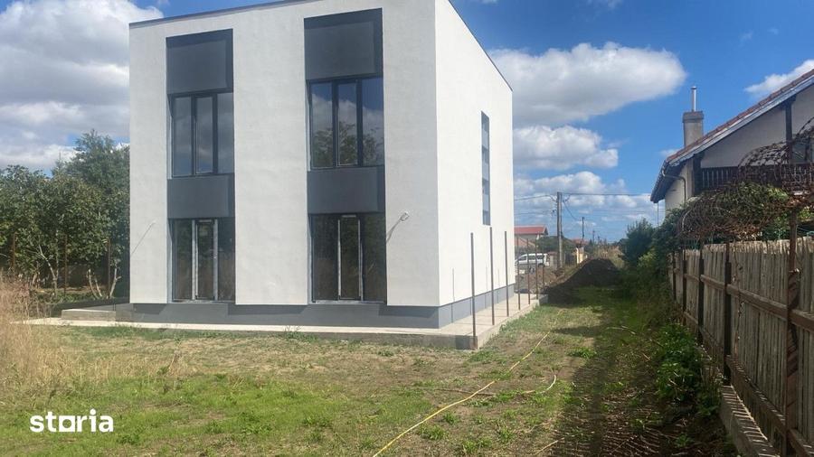Casă cu 5 camere cu Teren 465 Mp în Cumpăna