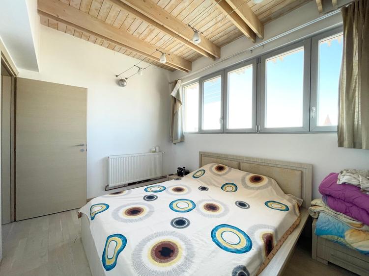 Apartament cu 4 camere decomandat, mobilat în Complex Studențesc