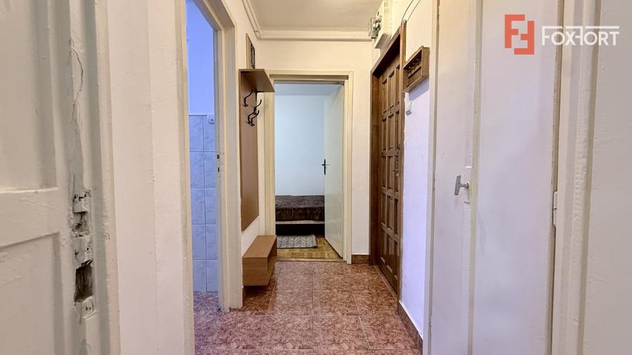 Apartament cu 3 camere semidecomandat, mobilat în Take Ionescu