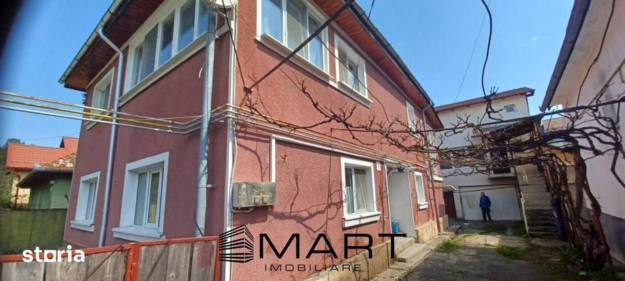 Casă cu 6 camere cu Teren 400 Mp în Sânpetru