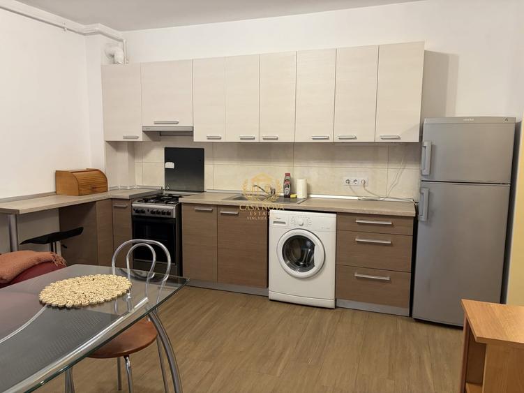Apartament cu 3 camere decomandat, mobilat în Zorilor