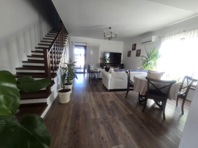 Casă cu 4 camere în Berceni