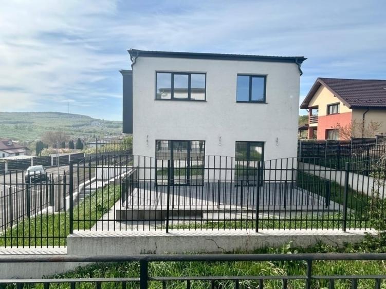 Casă individuală cu 3 camere cu Teren 190 Mp în Central