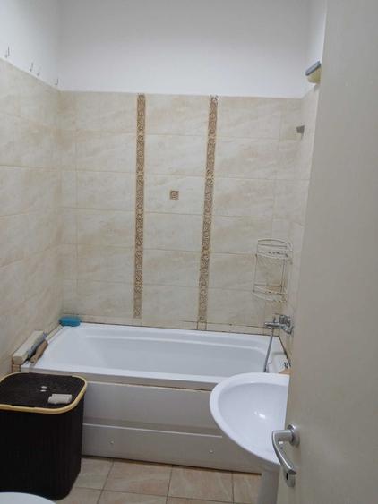 Apartament cu 3 camere semidecomandat în Chiajna
