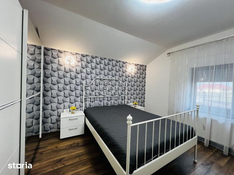 Casă cu 5 camere cu Teren 860 Mp în Sânmihaiu Român