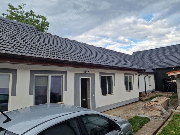 Casă cu 7 camere cu Teren 1300 Mp în Cristian