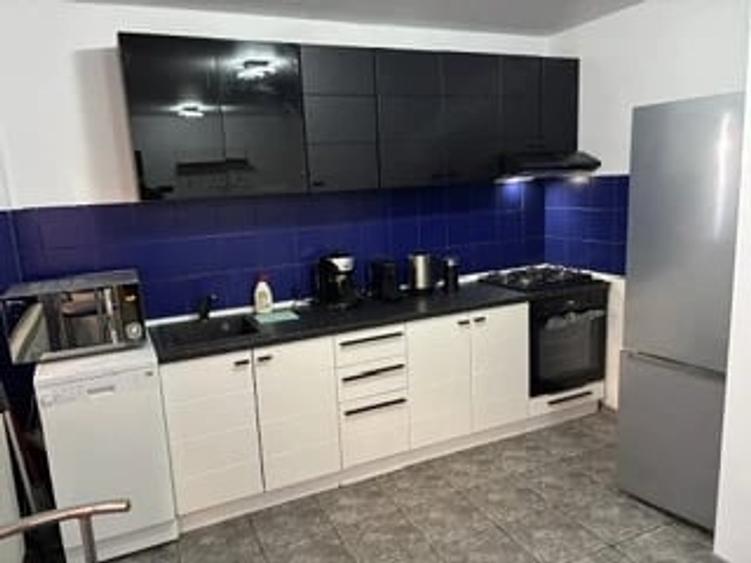 Apartament cu 3 camere semidecomandat în Ștefan cel Mare