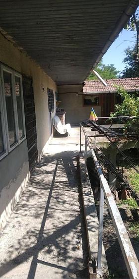 Casă cu 4 camere în Pietrișu