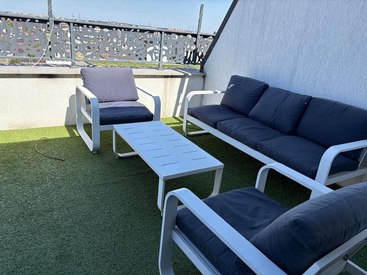 Penthouse cu 3 camere decomandat, mobilat în Dobroești