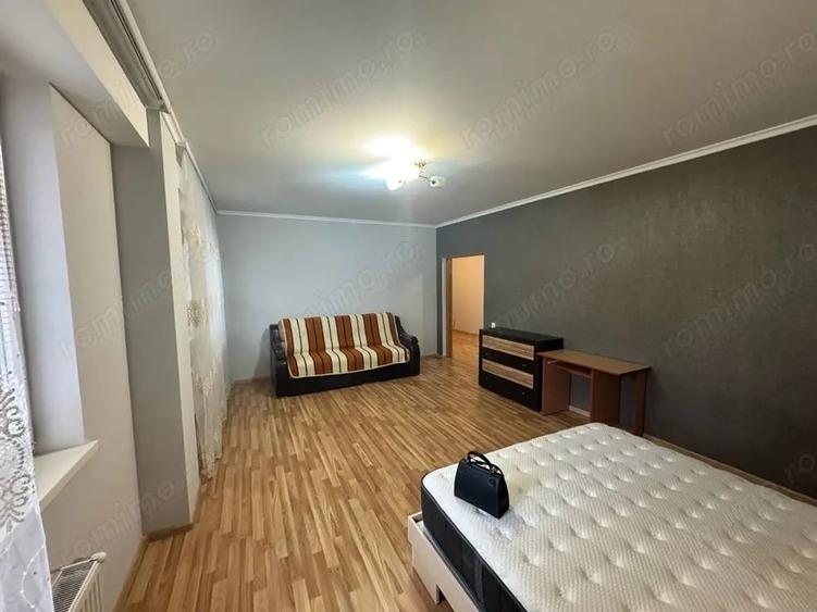 Garsonieră decomandată în Take Ionescu