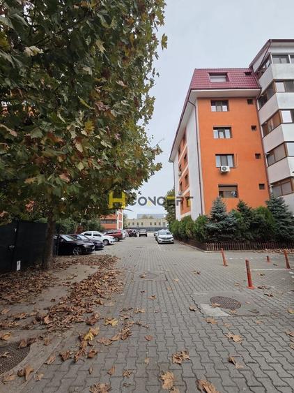 Apartament cu 3 camere decomandat, mobilat în Central