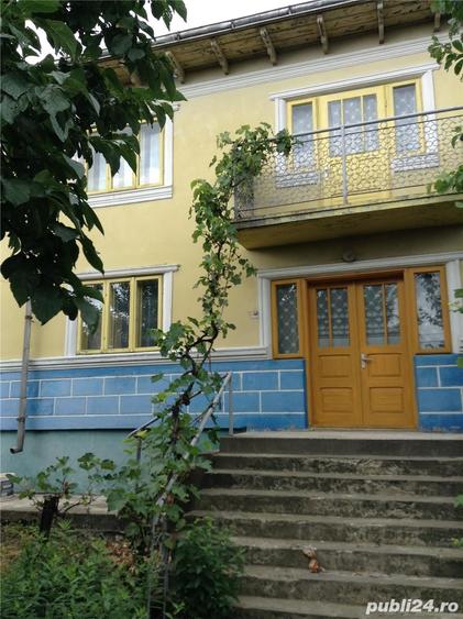 Casă cu 6 camere cu Teren 8000 Mp în Mircești