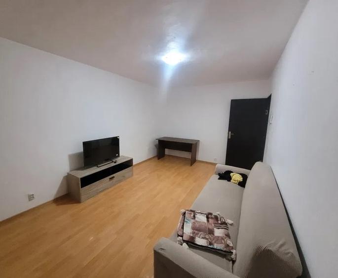 Apartament cu 2 camere decomandat, mobilat în Nicolina