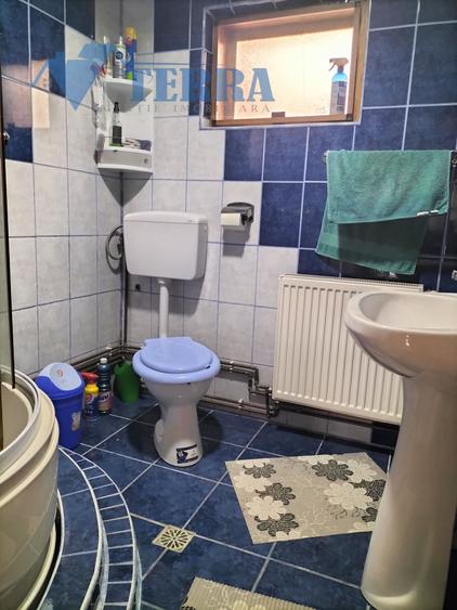 Casă individuală cu 7 camere cu Canalizare în Poiana Lacului