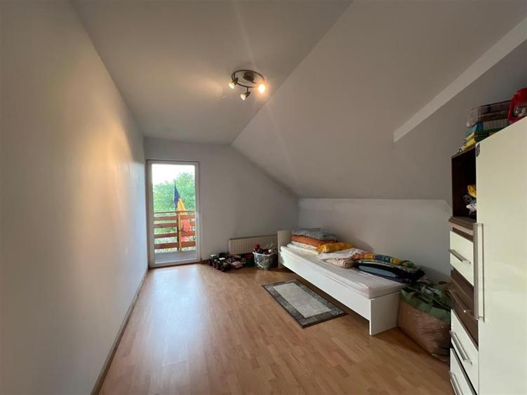 Casă individuală cu 6 camere cu Teren 5700 Mp în Cicârlău