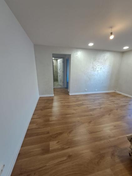 Apartament cu 3 camere semidecomandat în Gării