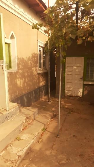 Casă individuală cu 3 camere cu Teren 777 Mp în Est