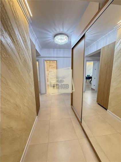Apartament cu 3 camere decomandat, mobilat în Turnișor